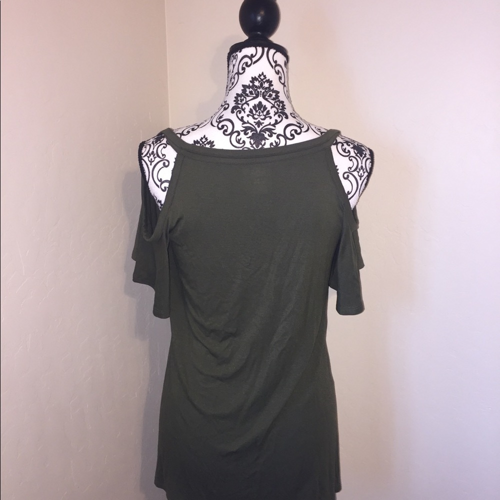 A.N.A Cold shoulder top - Picture 2 of 5